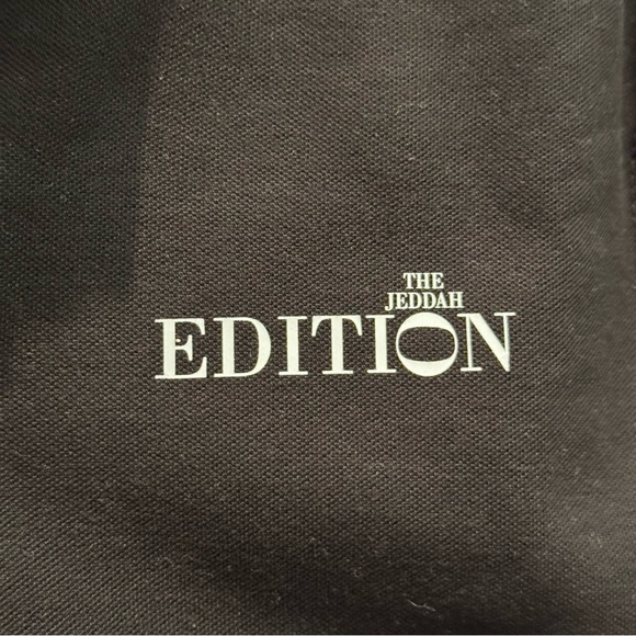 The Jeddah EDITION Hotel Trainer Gym Polo Size L - Picture 4 of 5